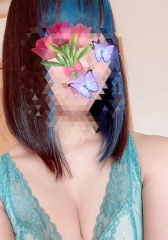 池袋「本当のエステ」のセラピスト蒼井すみれさん｜花より団子